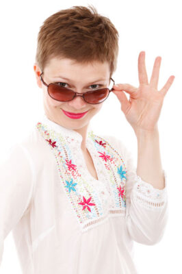 femme avec lunettes
