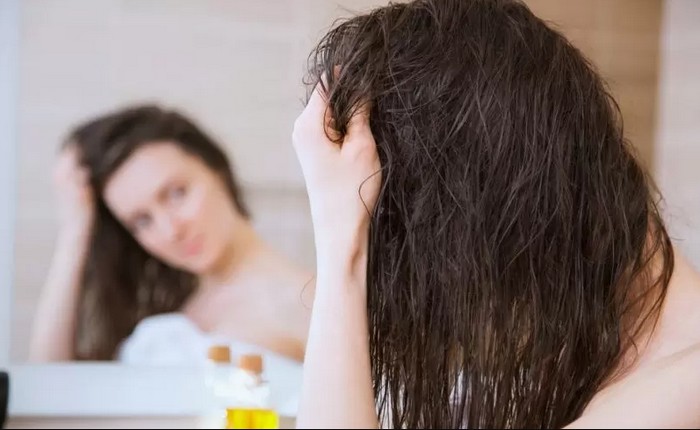 Shampooing à l'huile de ricin